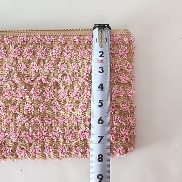 Karl Lagerfeld Paris straw spring clutch with tassels, like new. - Picture 3 of 16